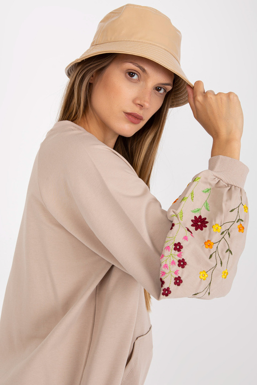 Bēšs oversize džemperis bez kapuces...