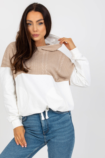 Bēša un balta kapuce ar...