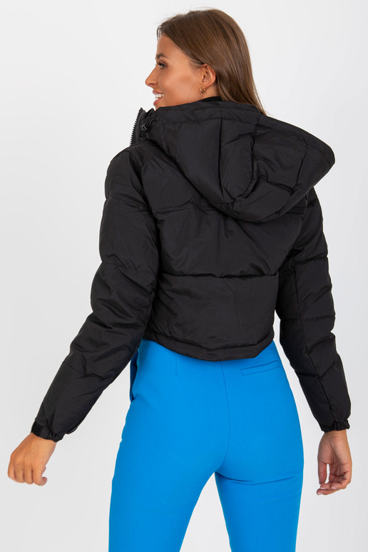 Melna īsa ziemas jaka ar vatējumu Melna īsa ziemas jaka ar vatējumu