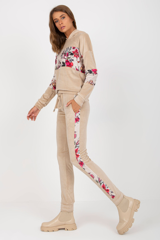 Bēšs divdaļīgs velūra komplekts ar...