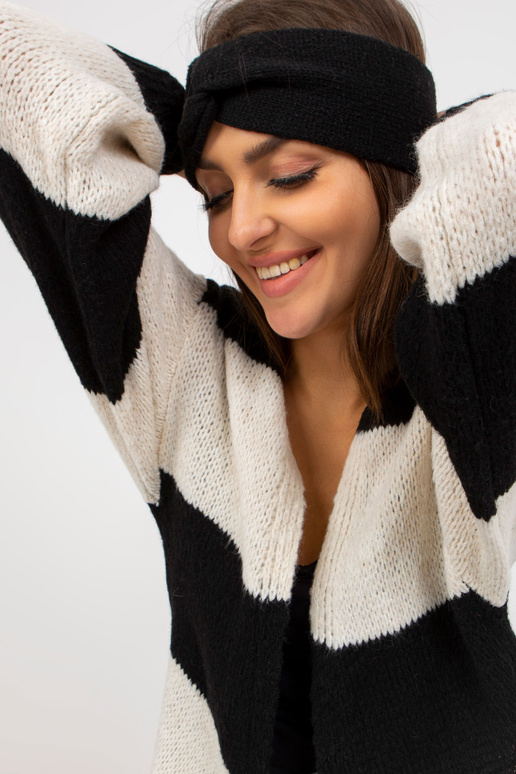 Ekrūmelns brīvs adīts jaciņš OCH BELLA