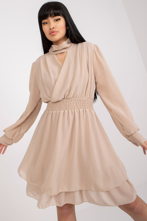 Bēša vējaina kokteiļkleita ar mini...