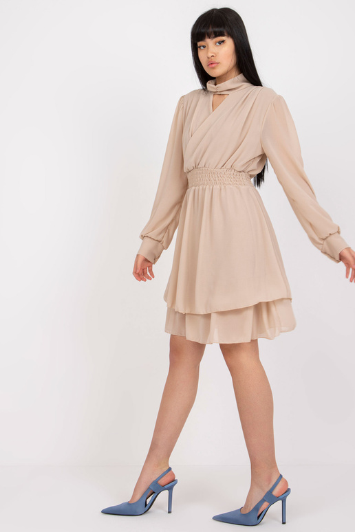 Bēša vējaina kokteiļkleita ar mini...