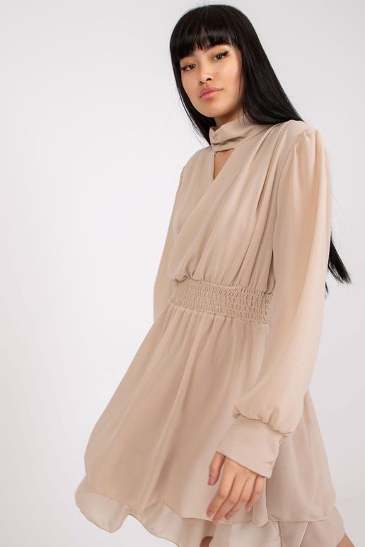 Bēša vējaina kokteiļkleita ar mini...