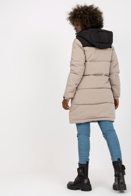 Gaiši pelēka un melna stepēta ziemas... Gaiši pelēka un melna stepēta ziemas...