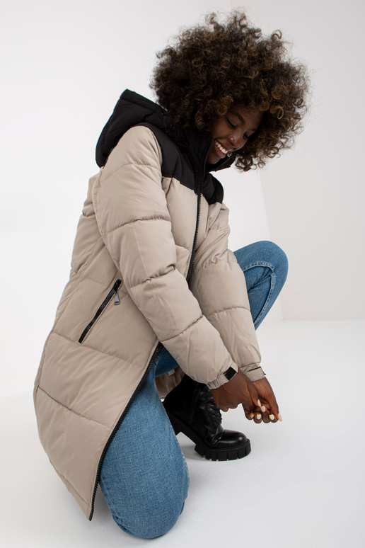 Gaiši pelēka un melna stepēta ziemas... Gaiši pelēka un melna stepēta ziemas...