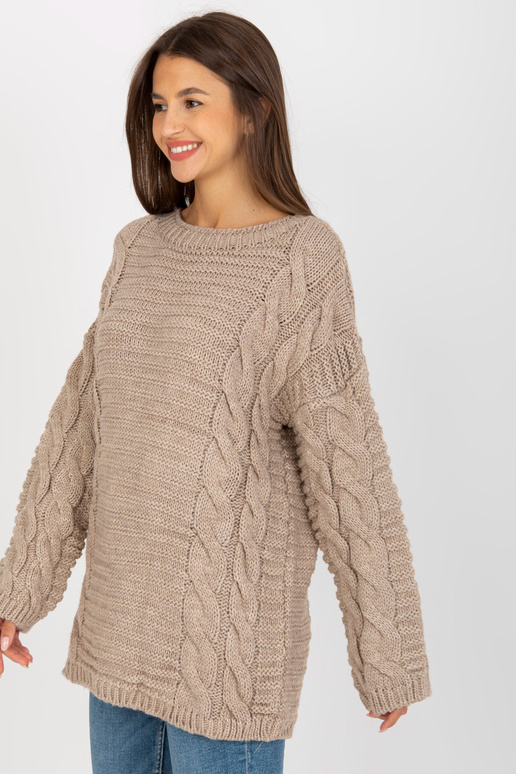 Bēšs džemperis ar bizēm un platām...