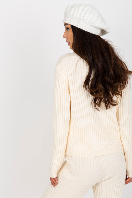 Czapka- AT-CZ-DM-39055-3 balta krāsa Czapka- AT-CZ-DM-39055-3 balta krāsa