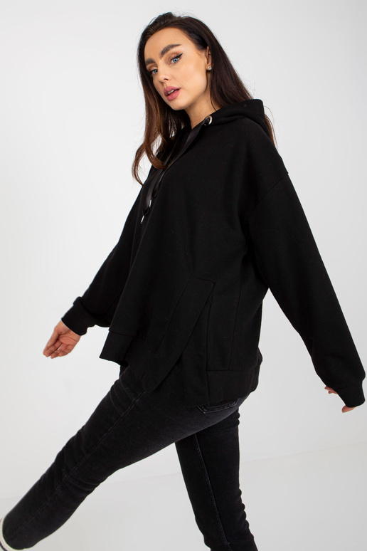 Melns sporta krekls ar kapuci un...