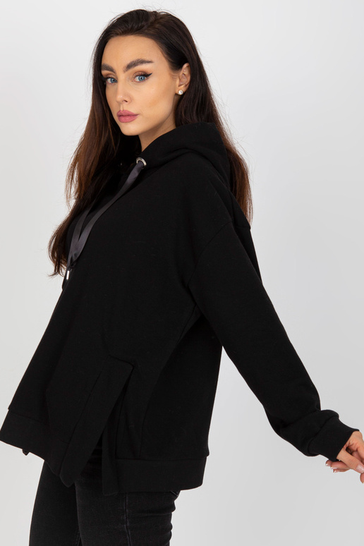 Melns sporta krekls ar kapuci un...