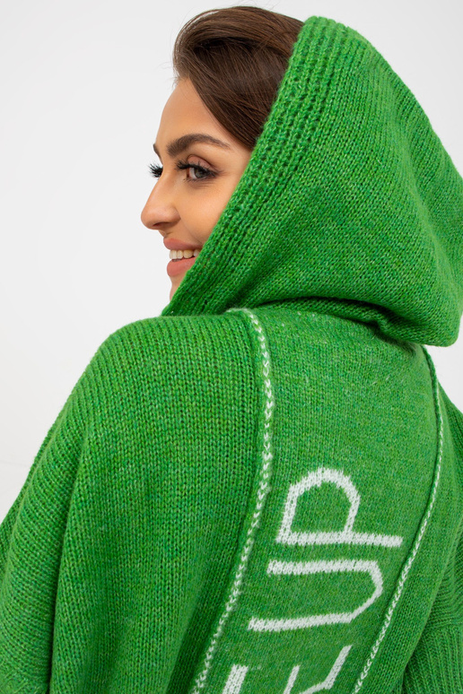 Zaļš garš jaciņš ar uzrakstu...