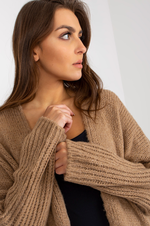 Tumši bēša trikotāžas jaka ar...