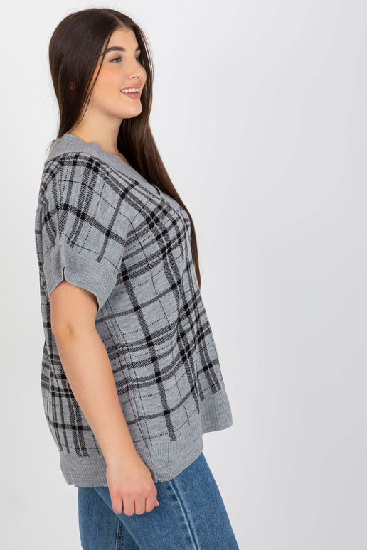 Pelēka trikotāžas liela izmēra...