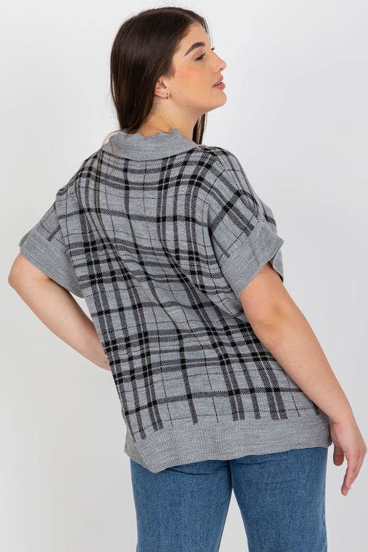 Pelēka trikotāžas liela izmēra...