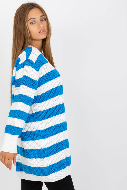 Balts un zils oversize džemperis ar...