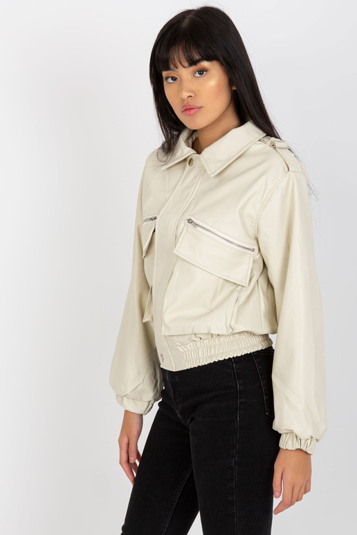 Gaiši bēša eko-ādas īsa jaka ar kabatām