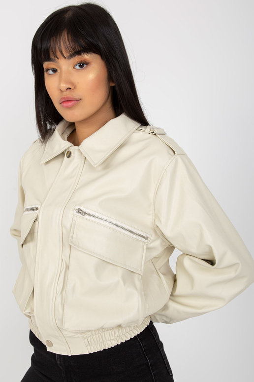 Gaiši bēša eko-ādas īsa jaka ar kabatām