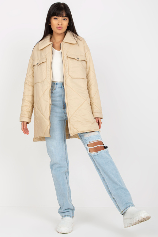 Gaiši bēša stepēta pārejas jaka ar... Gaiši bēša stepēta pārejas jaka ar...