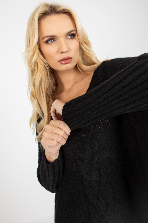 Schwarzer Pulovers ar Zöpfen OCH BELLA