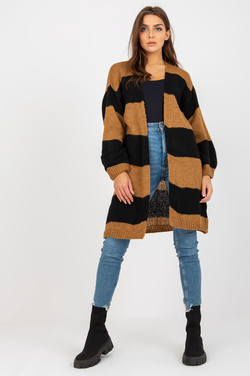 Melns kamieļu jaciņš ar platām...