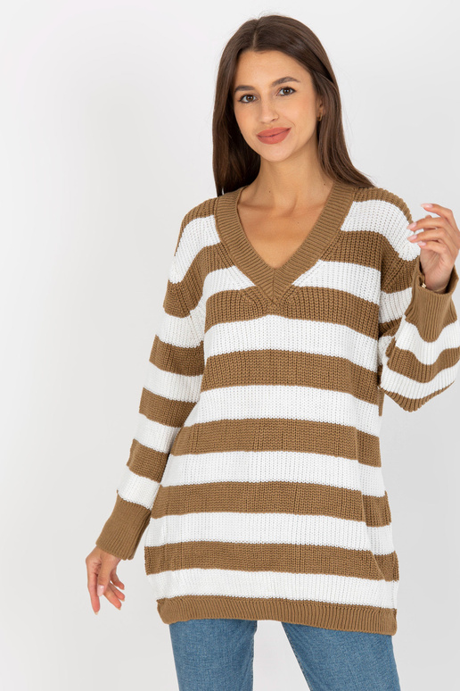 Balts un bēšs oversize V veida kakla...