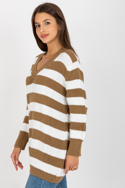 Balts un bēšs oversize V veida kakla...