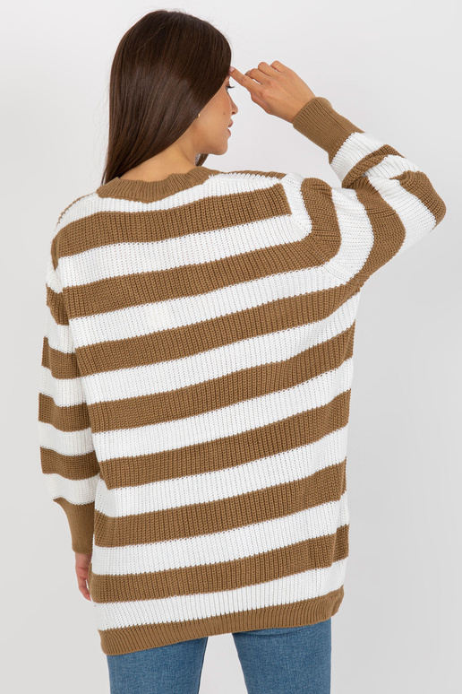 Balts un bēšs oversize V veida kakla...