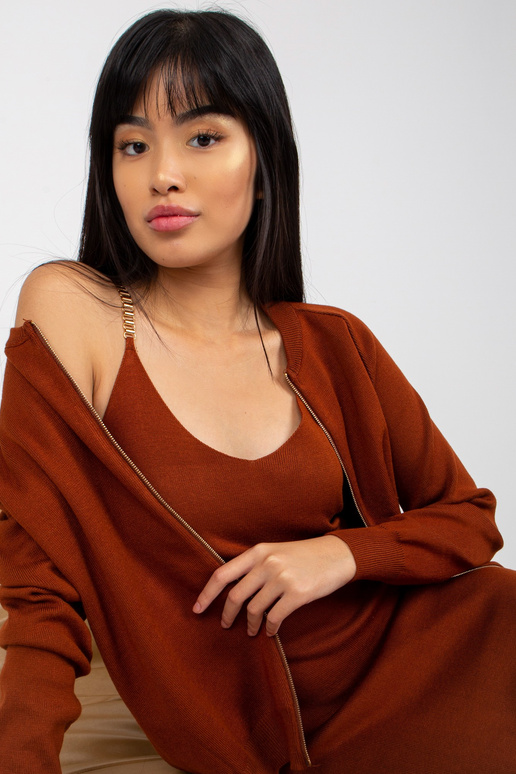 Tumši brūns trikotāžas ikdienas...