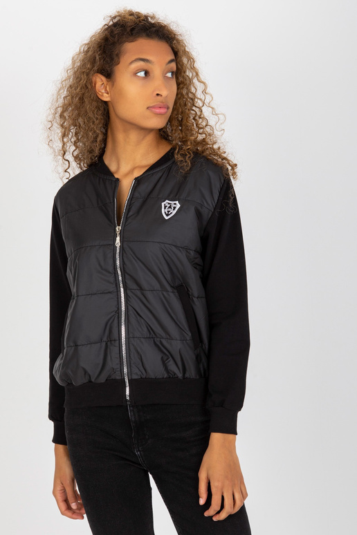 Melna stepēta bomberjaka ar kabatām...