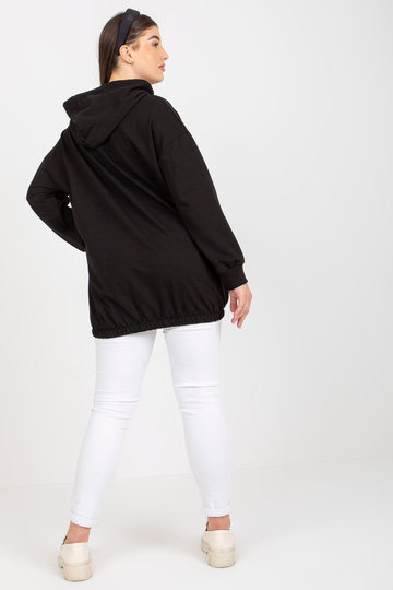 Melns liela izmēra...