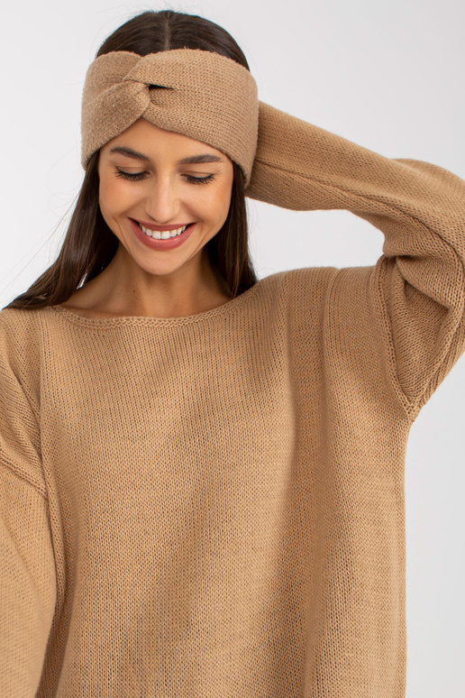 Lielizmēra kamieļu džemperis ar...