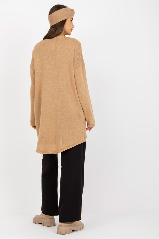 Lielizmēra kamieļu džemperis ar...