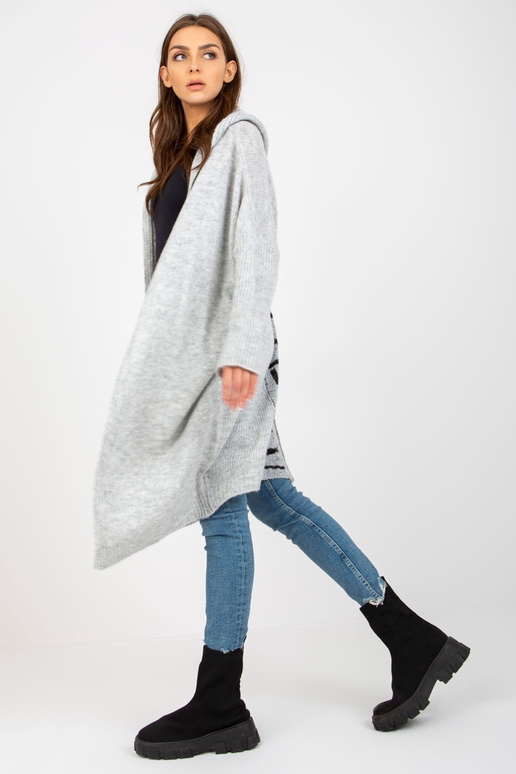 Pelēks trikotāžas jaka ar uzrakstu...