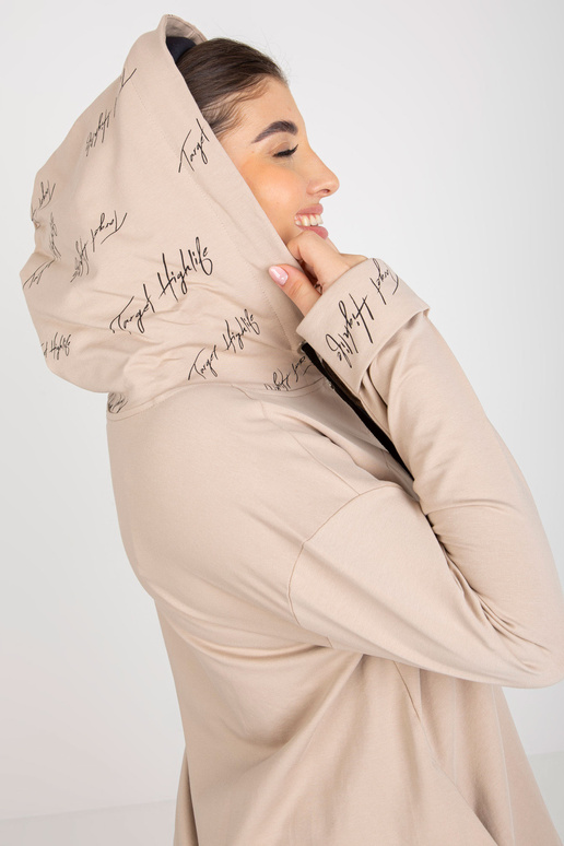 Gaiši bēšs liela izmēra džemperis ar...