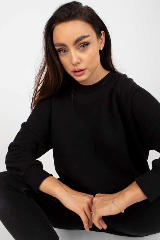 Melns liela izmēra džemperis bez...