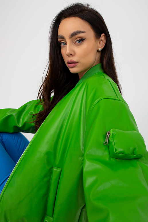 Gaiši zaļa pārejas tipa bomber jaka... Gaiši zaļa pārejas tipa bomber jaka...