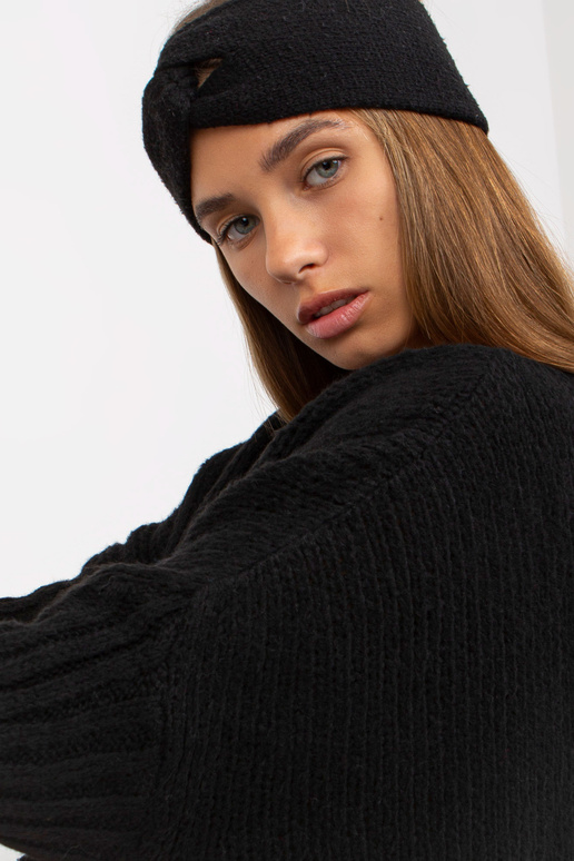 Melns liela izmēra džemperis ar...