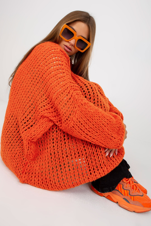 Liela izmēra džemperis ar V kakla...