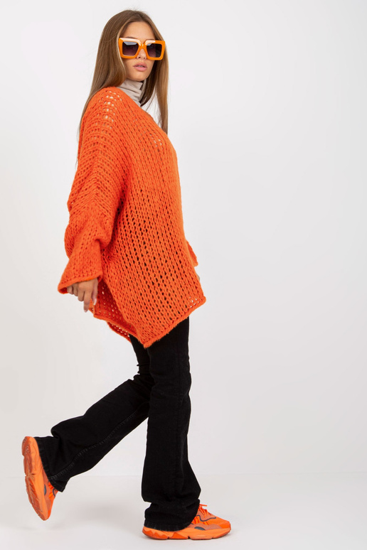 Liela izmēra džemperis ar V kakla...