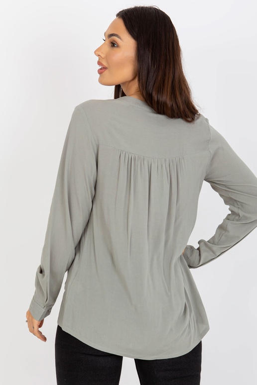 Gaiši zaļa viskozes blūze ar V veida...