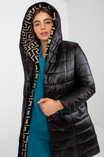 Melna stepēta pārejas jaka...