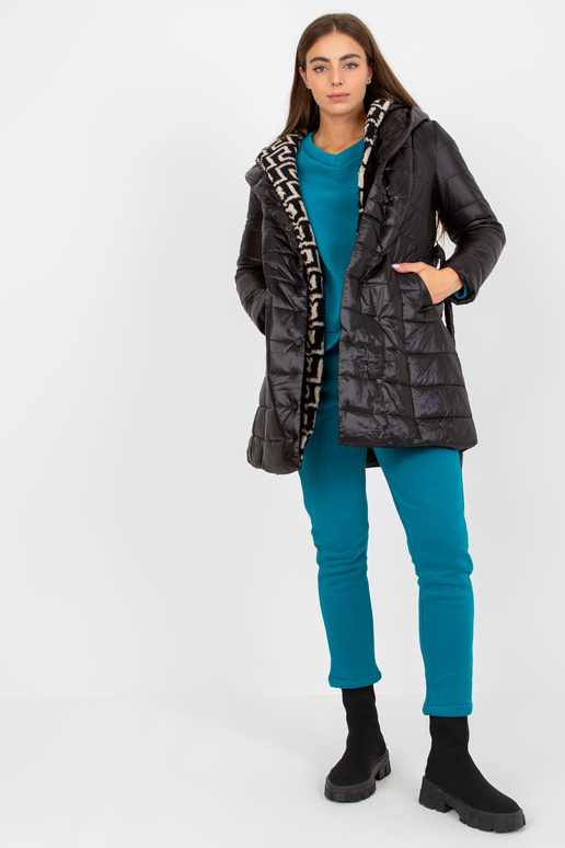 Melna stepēta pārejas jaka ar siksnu