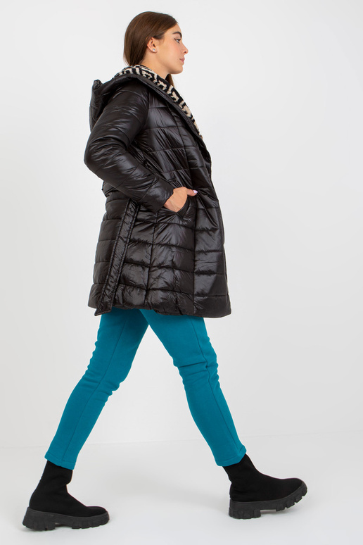 Melna stepēta pārejas jaka ar siksnu