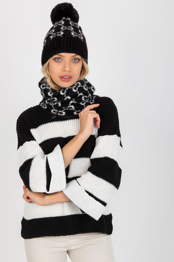 Melnbalta ziemas šalle ar... 2