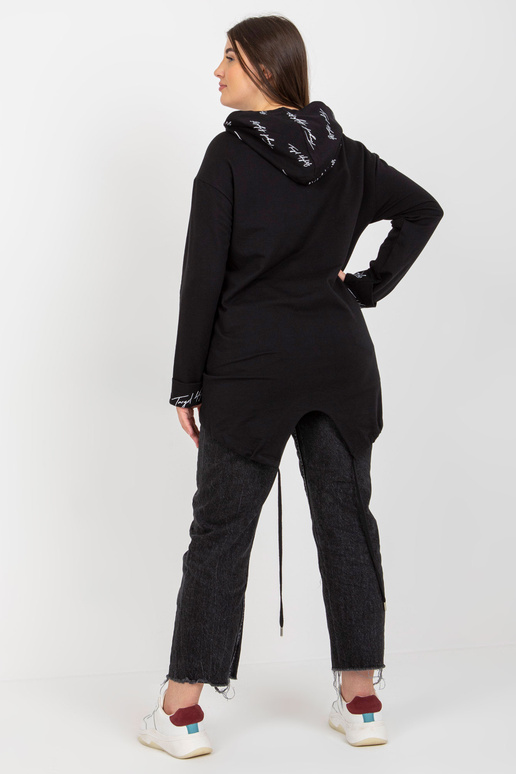 Melns plus izmēra džemperis ar kapuci...