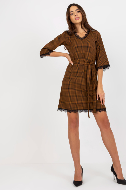 Hellbraunes und schwarzes karjeras...