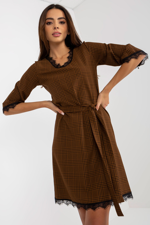 Hellbraunes und schwarzes karjeras...