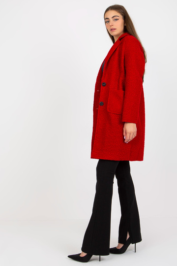 Tumši sarkans plīša mētelis... 2