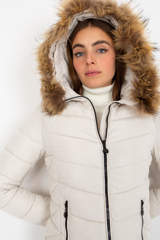 Balta stepēta pārejas jaka ar...