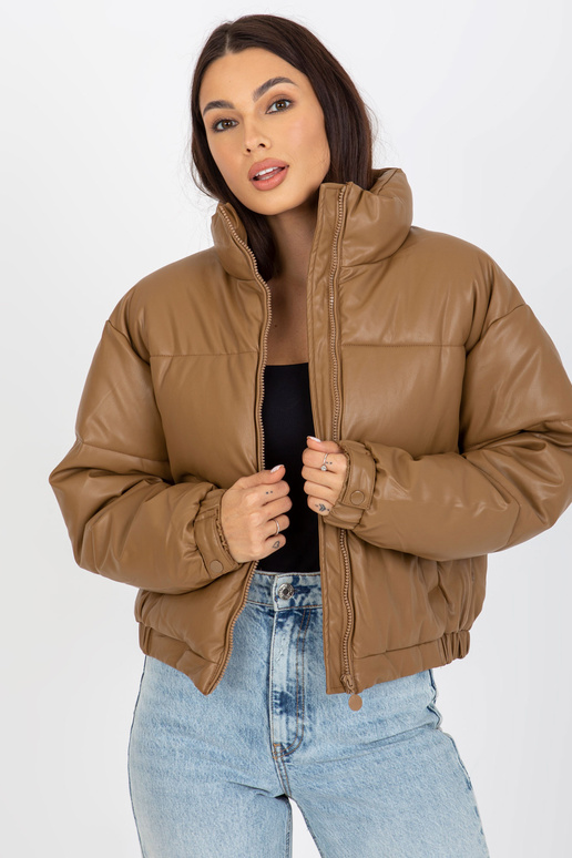 Kamelfarbene Daunenjacke aus Öko-Leder mit Taschen